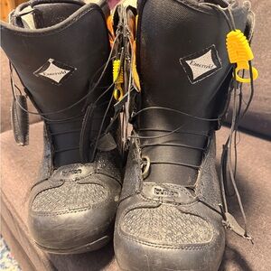 Burton Women's Emerald Snowboard Boots - size 10- Black